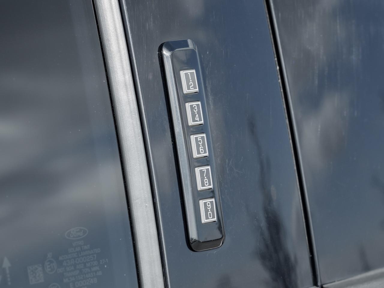 2023 Ford F-150 XLT 4WD SuperCrew 5.5' Box  NAVI REAR CAB Photo2