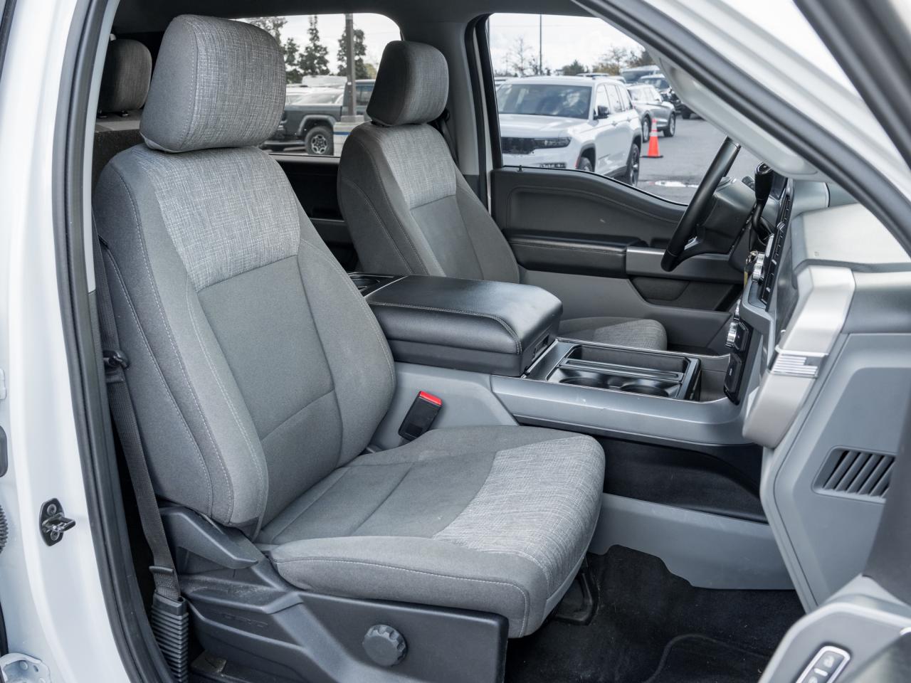 2023 Ford F-150 XLT 4WD SuperCrew 5.5' Box  NAVI REAR CAB Photo