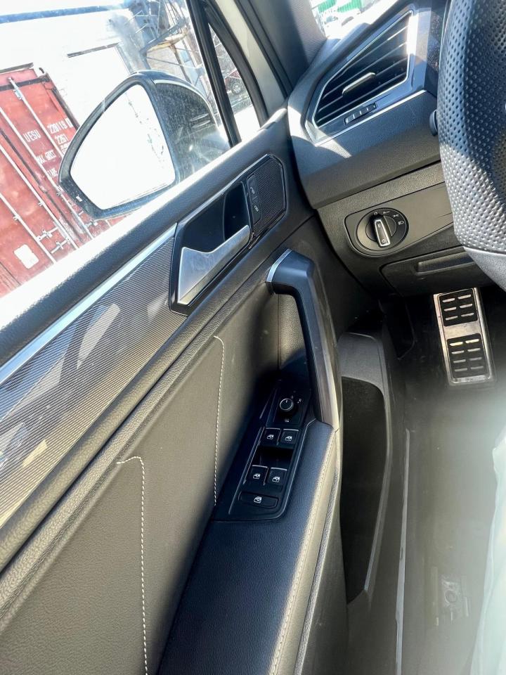 2022 Volkswagen Tiguan PANO ROOF, BACKUP CAM, HEATED SEATS, DRIVE ASSIST Photo