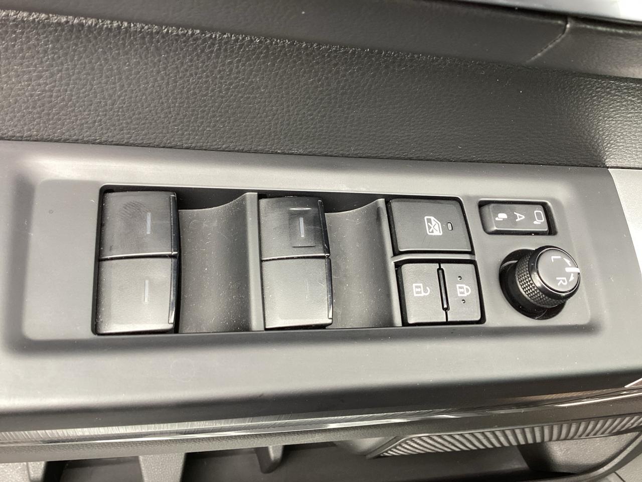 2025 Toyota Sequoia PLATINUM 4WD Photo