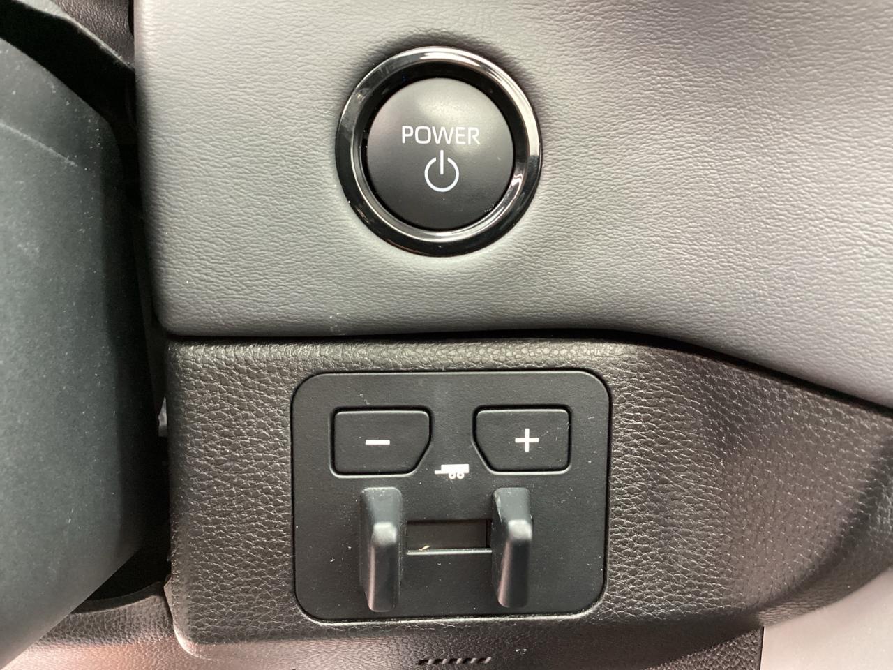 2025 Toyota Sequoia PLATINUM 4WD Photo