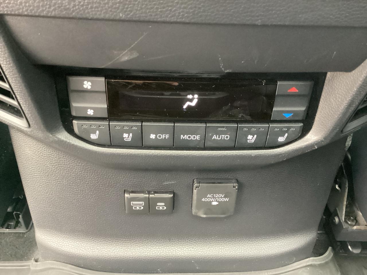 2025 Toyota Sequoia PLATINUM 4WD Photo