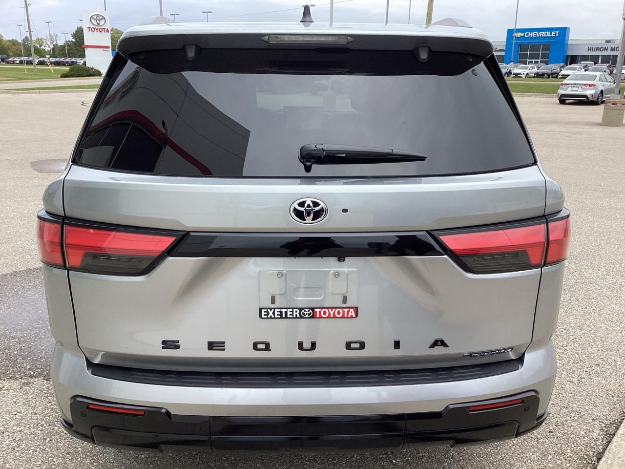 2025 Toyota Sequoia PLATINUM 4WD Photo