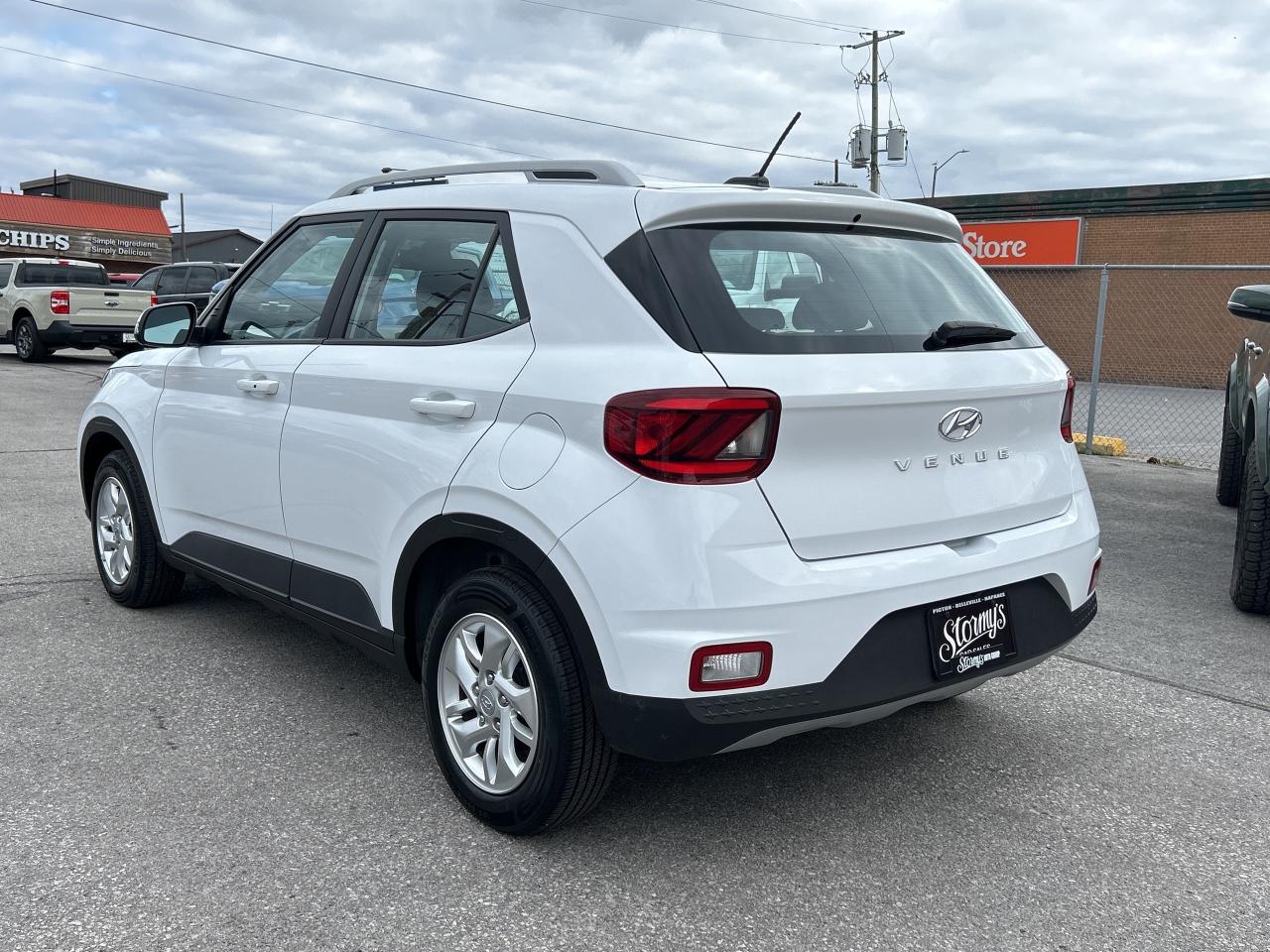 2023 Hyundai Venue Preferred *** CALL BELLEVILLE 613-961-8848 Photo