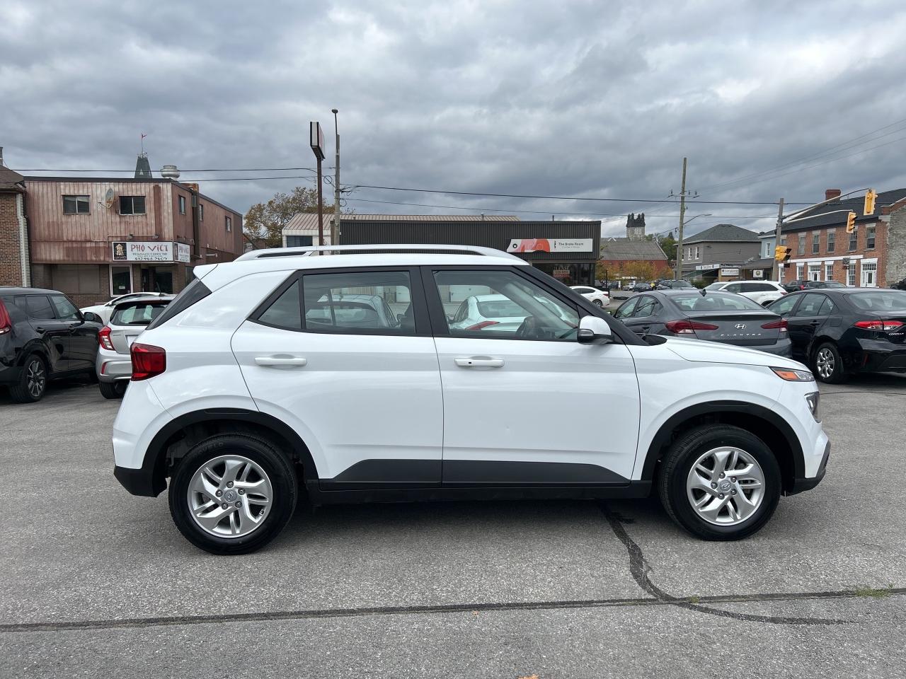 2023 Hyundai Venue Preferred *** CALL BELLEVILLE 613-961-8848 Photo