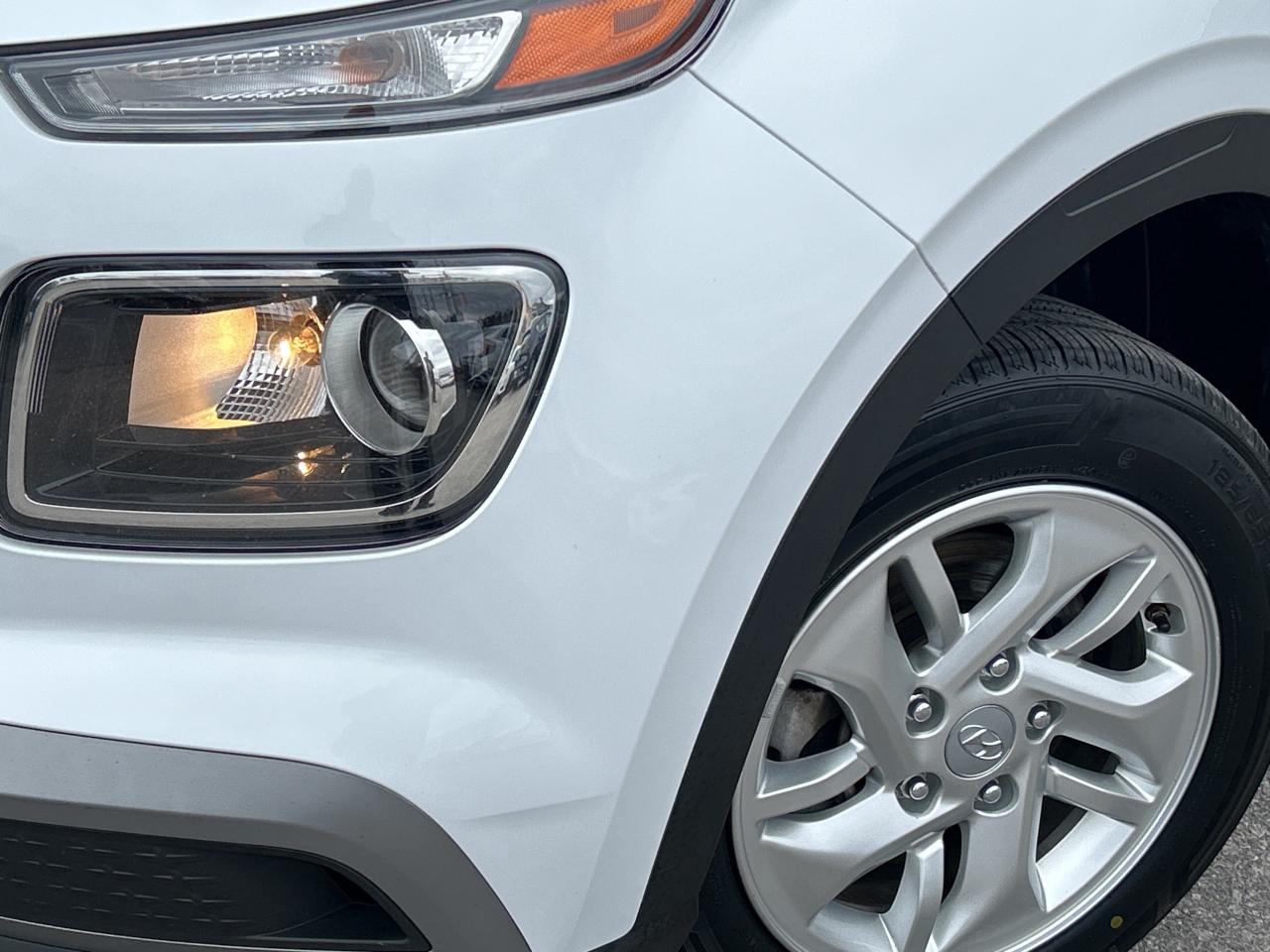 2023 Hyundai Venue Preferred *** CALL BELLEVILLE 613-961-8848 Photo