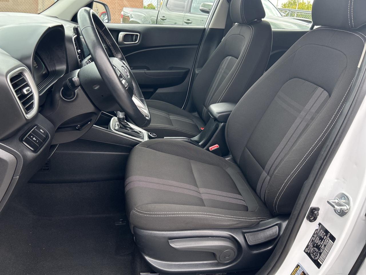 2023 Hyundai Venue Preferred *** CALL BELLEVILLE 613-961-8848 Photo