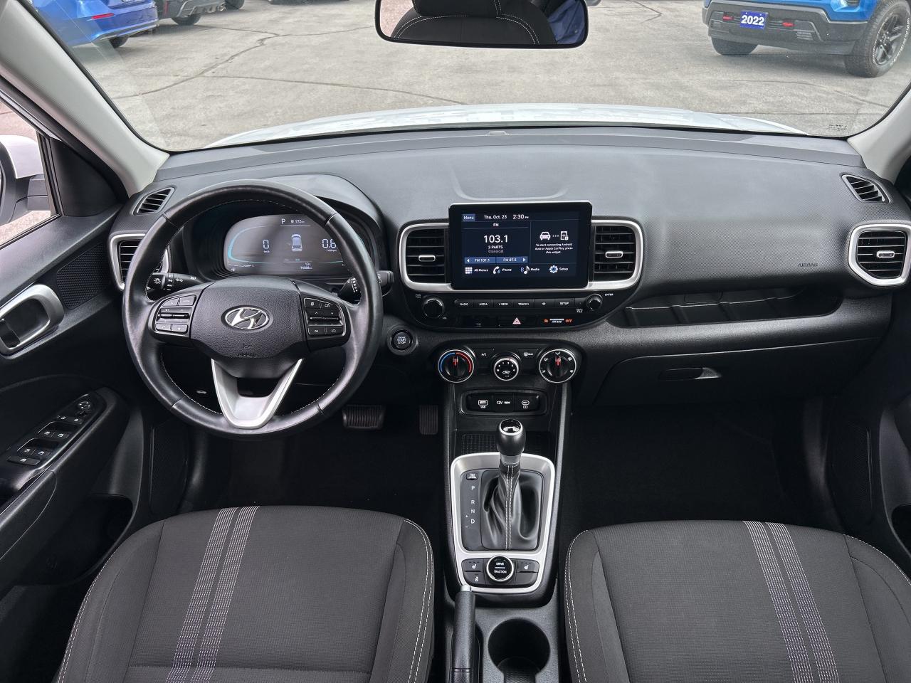 2023 Hyundai Venue Preferred *** CALL BELLEVILLE 613-961-8848 Photo