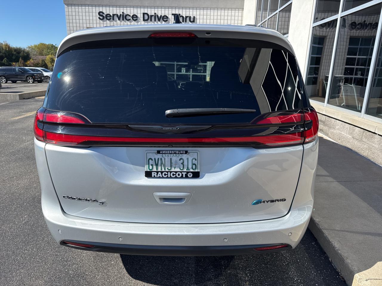 2024 Chrysler Pacifica Hybrid Premium S Appearance Photo3