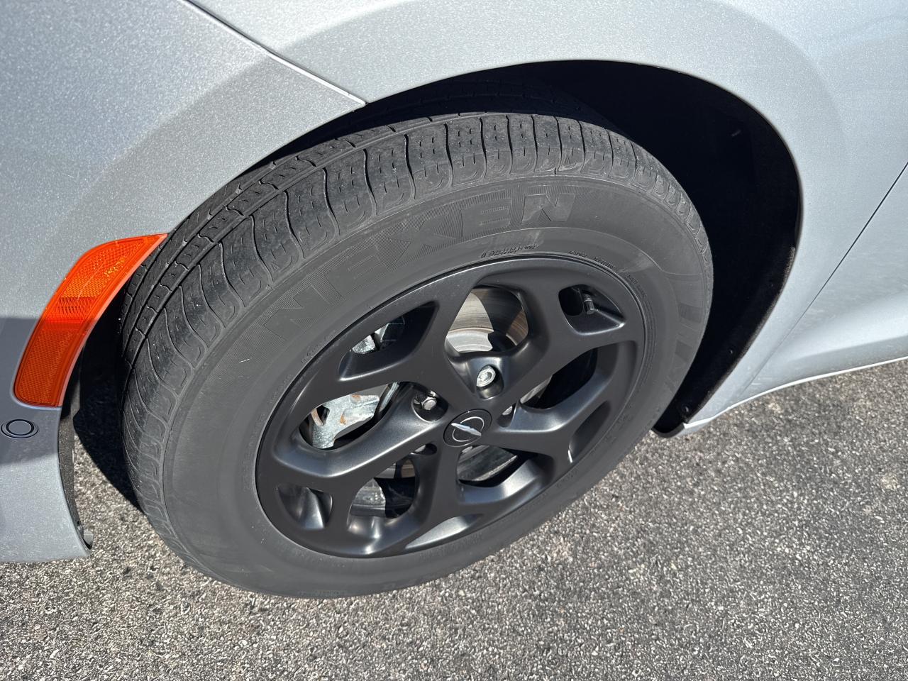 2024 Chrysler Pacifica Hybrid Premium S Appearance Photo