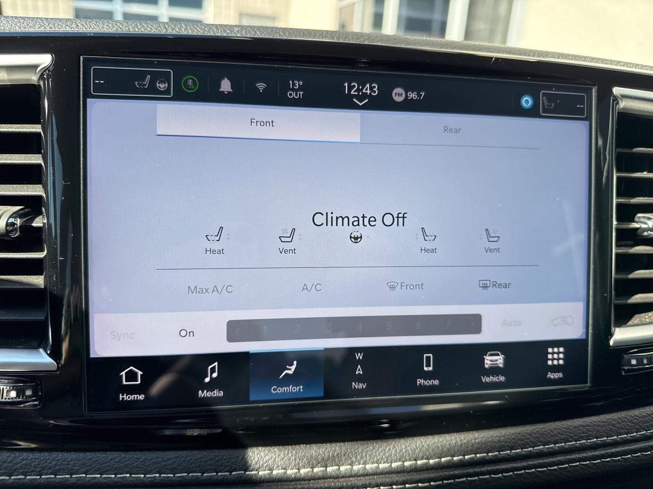 2024 Chrysler Pacifica Hybrid Premium S Appearance Photo