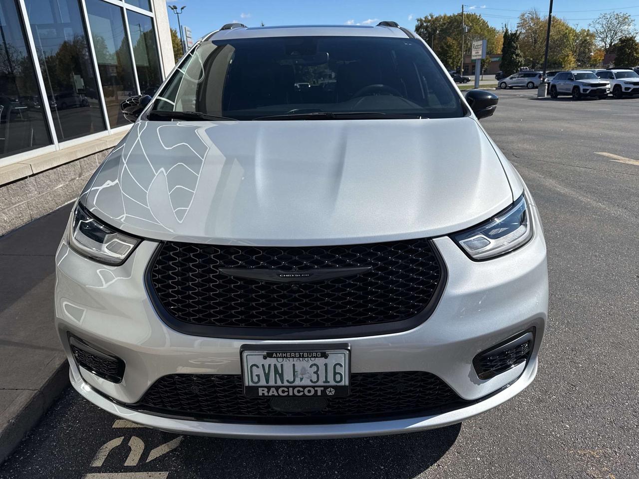 2024 Chrysler Pacifica Premium S Appearance Photo