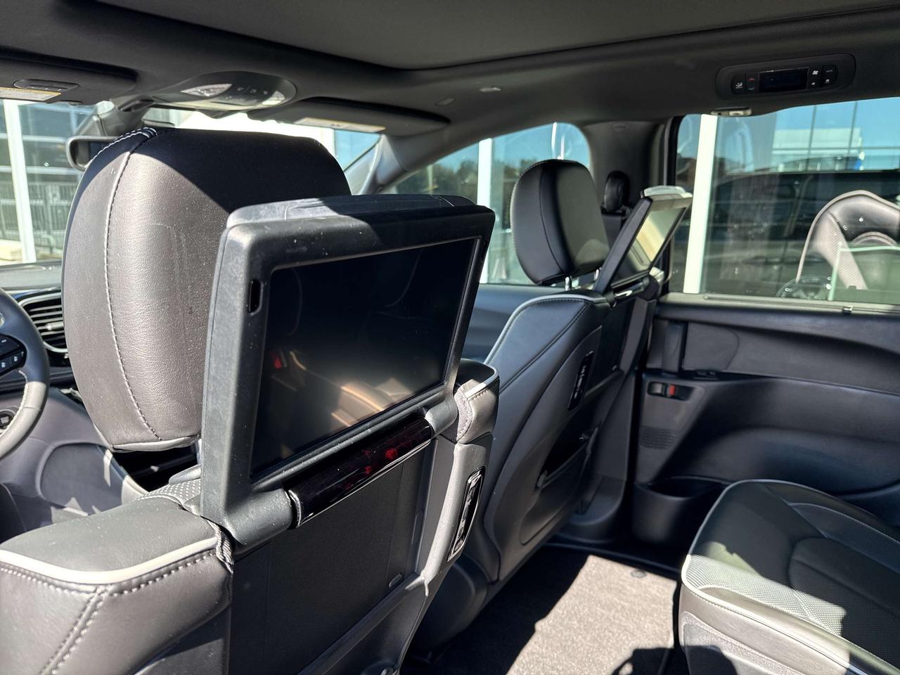 2024 Chrysler Pacifica Premium S Appearance Photo