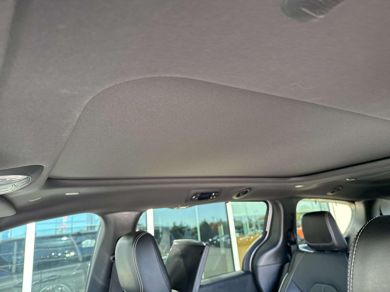2024 Chrysler Pacifica Premium S Appearance Photo