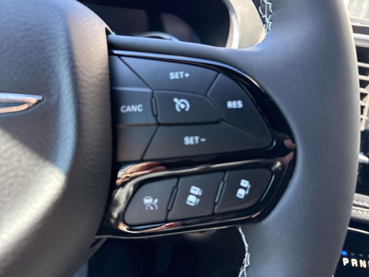 2024 Chrysler Pacifica Premium S Appearance Photo
