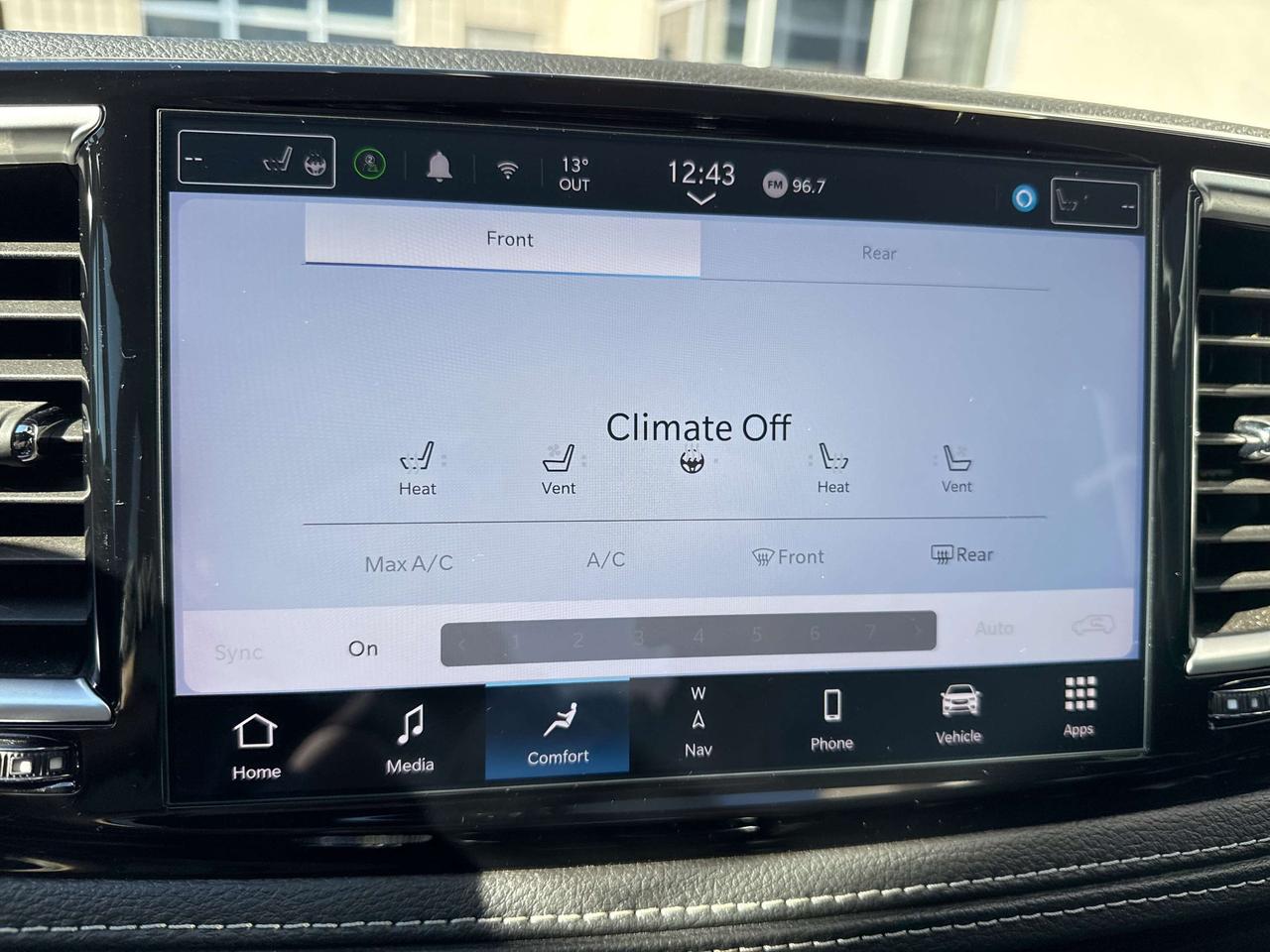 2024 Chrysler Pacifica Premium S Appearance Photo
