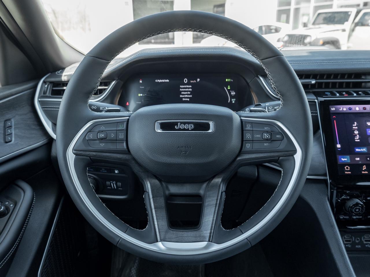 2025 Jeep Grand Cherokee 4xe Anniversary Edition 4x4   LOW KMS   PANO-ROOF Photo