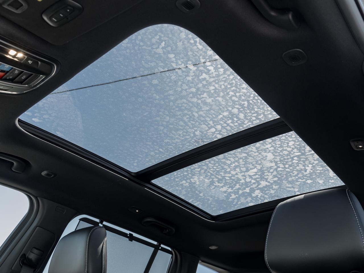 2025 Jeep Grand Cherokee 4xe Anniversary Edition 4x4   LOW KMS   PANO-ROOF Photo