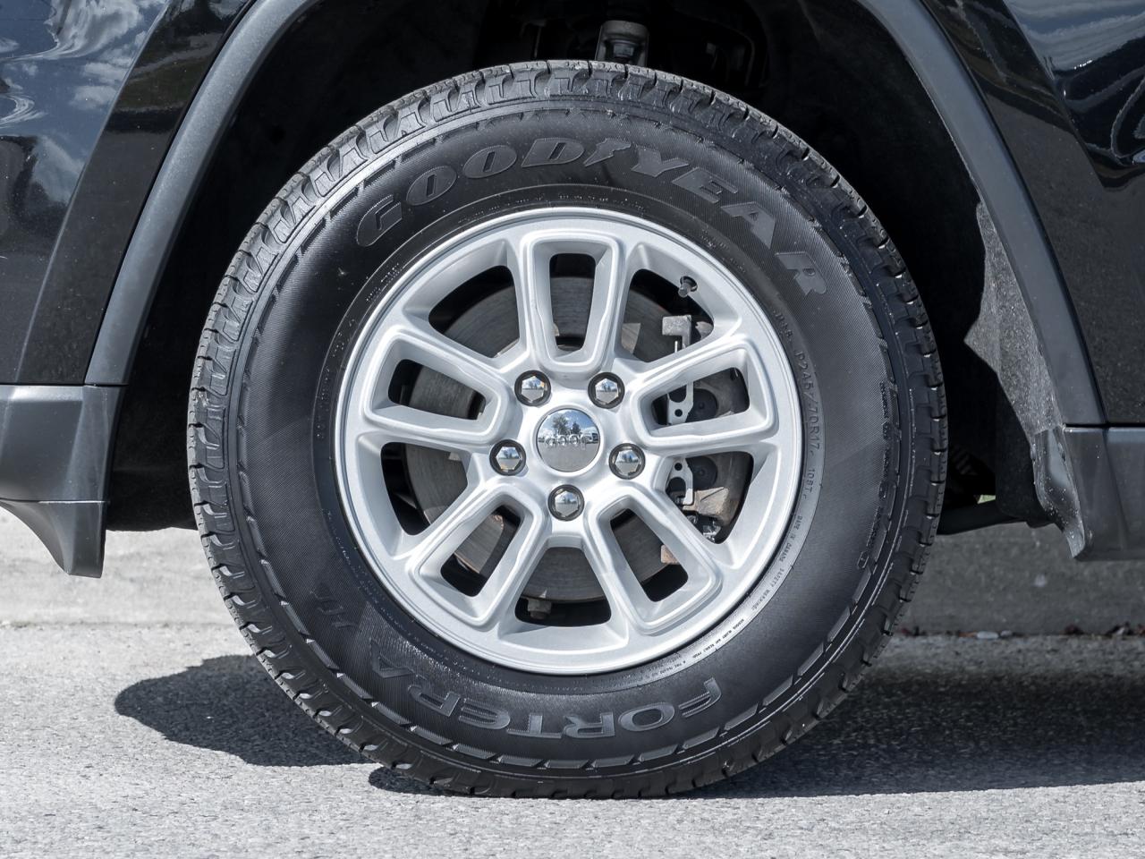 2020 Jeep Grand Cherokee Laredo 4x4   NAVI   ROOF Photo