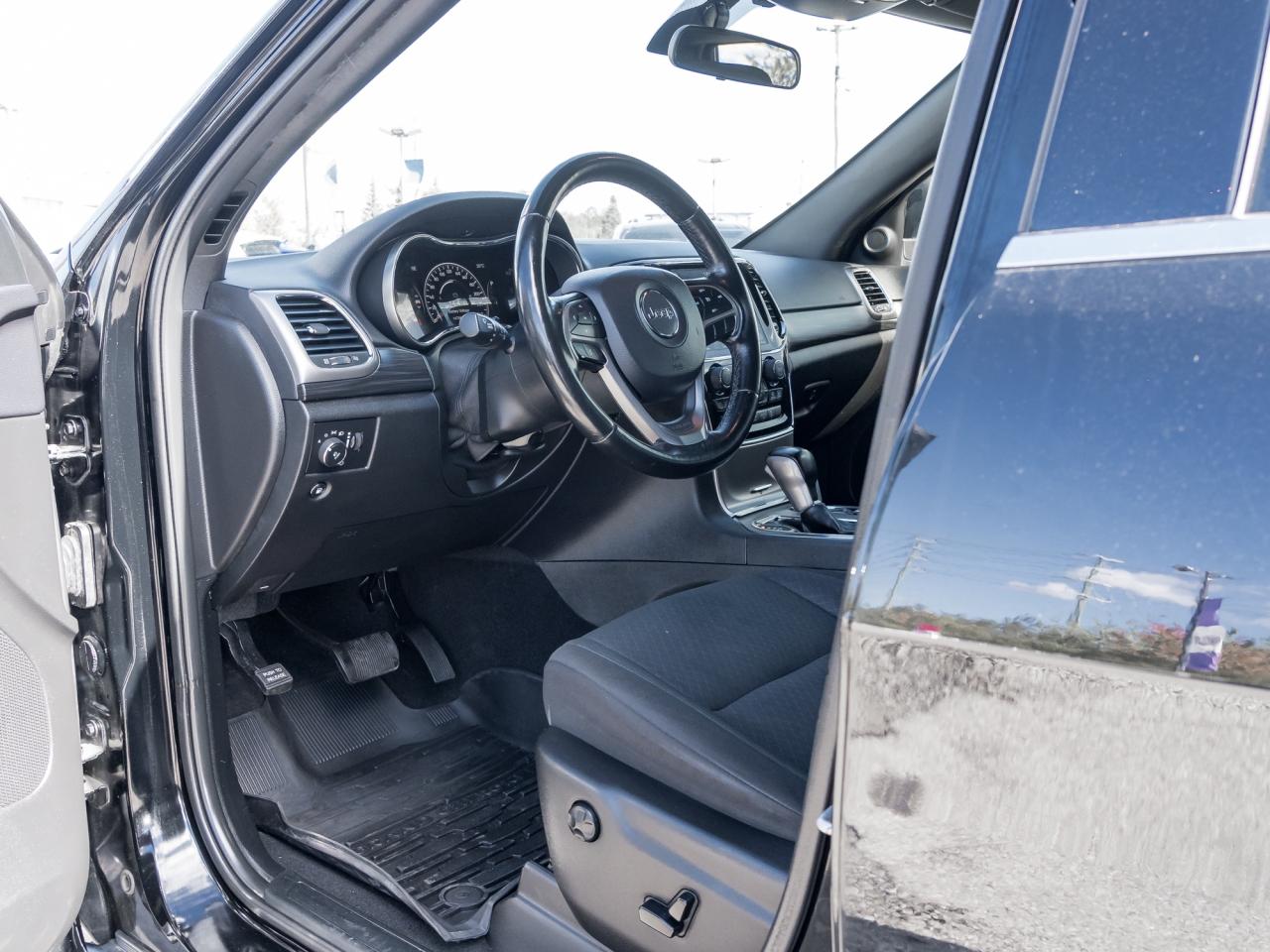 2020 Jeep Grand Cherokee Laredo 4x4   NAVI   ROOF Photo