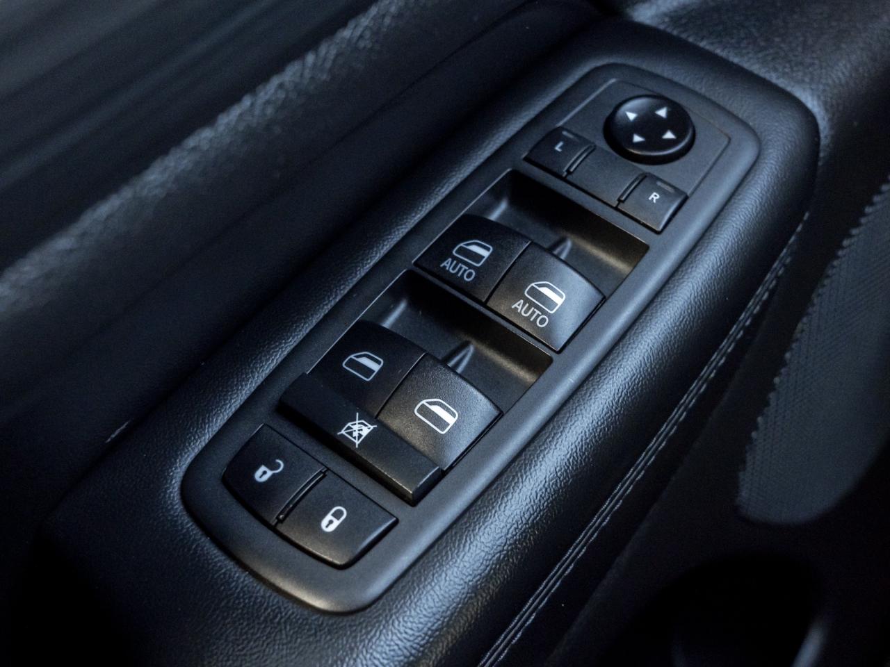 2020 Jeep Grand Cherokee Laredo 4x4   NAVI   ROOF Photo