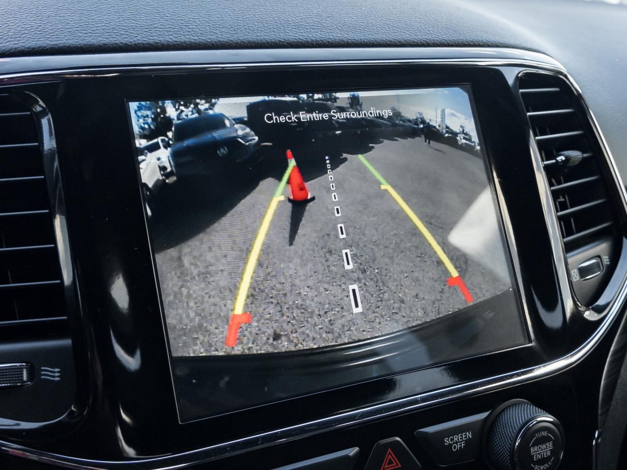 2020 Jeep Grand Cherokee Laredo 4x4   NAVI   ROOF Photo