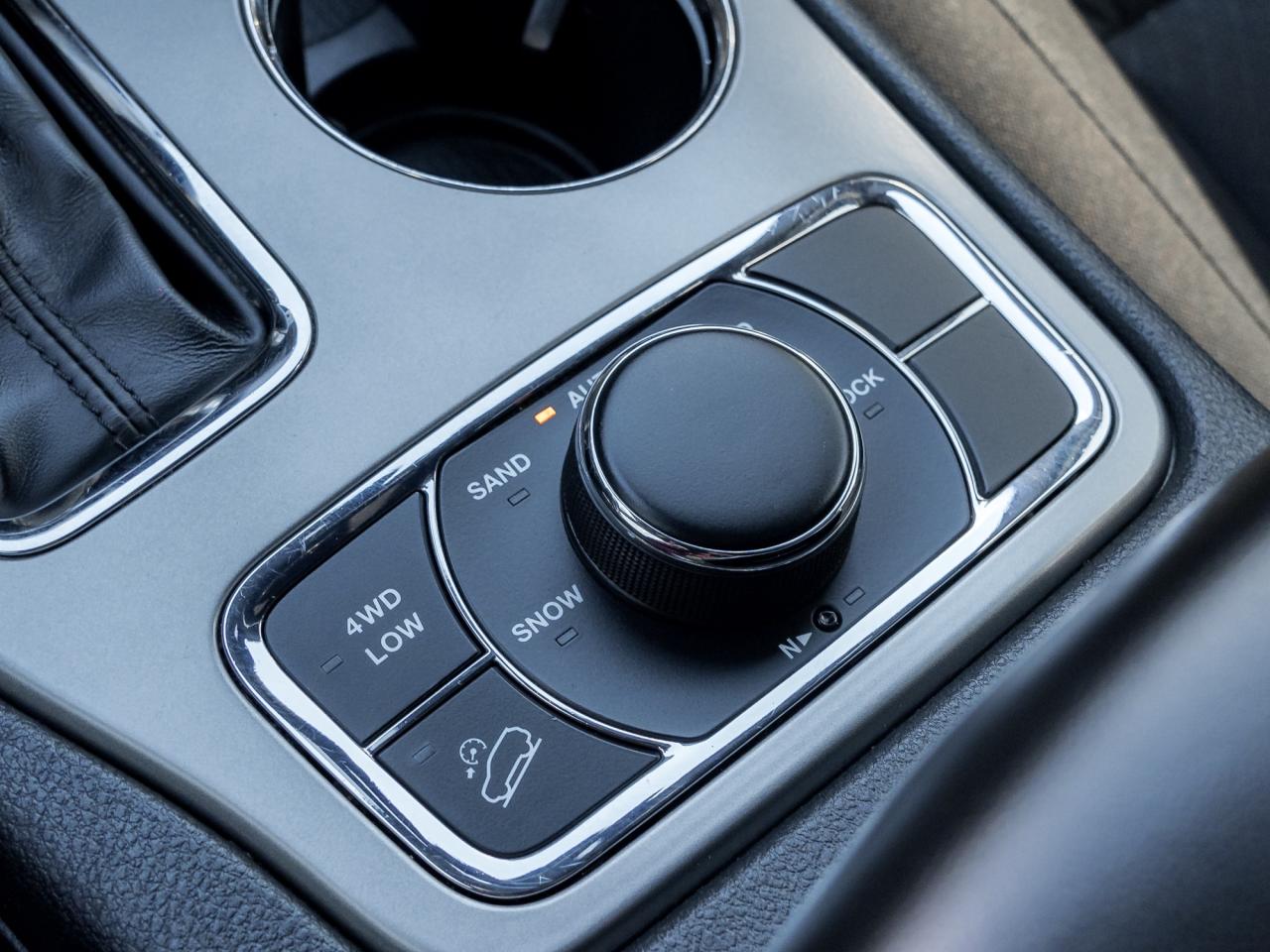 2020 Jeep Grand Cherokee Laredo 4x4   NAVI   ROOF Photo