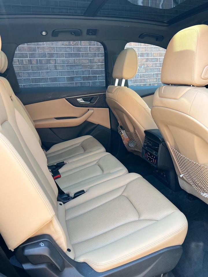 2021 Audi Q7 PROGRESSIV, S-LINE, NAVI, SUNROOF, AWD, CAMERA Photo