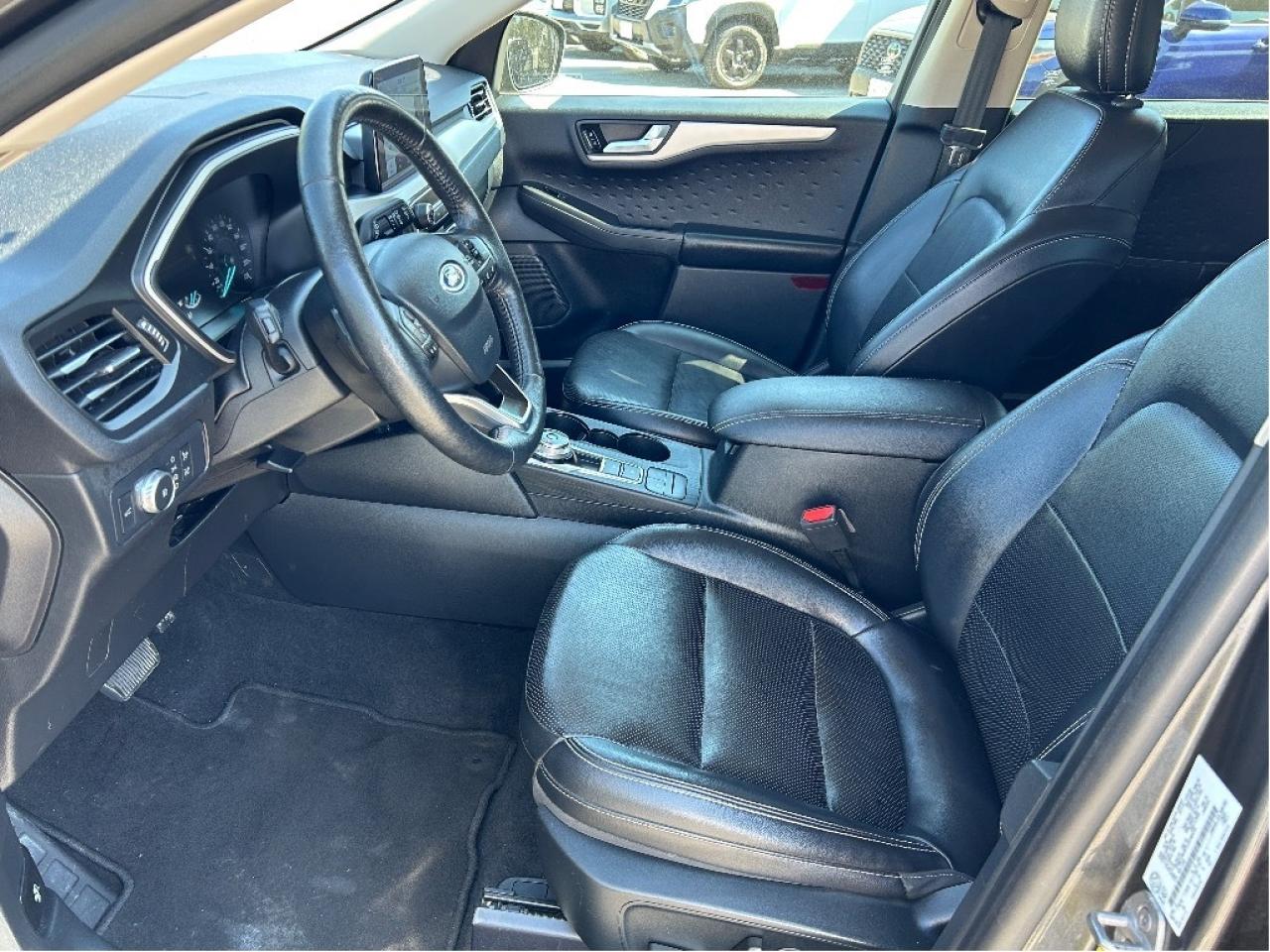 2020 Ford Escape SEL AWD/REMOTE START/NAV/PWR LIFT GATE CALL PICTON Photo