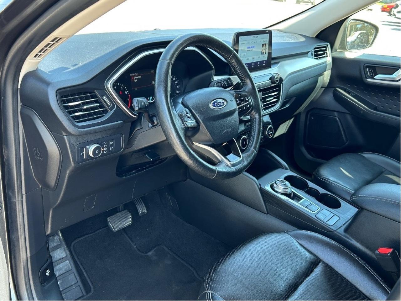 2020 Ford Escape SEL AWD/REMOTE START/NAV/PWR LIFT GATE CALL PICTON Photo