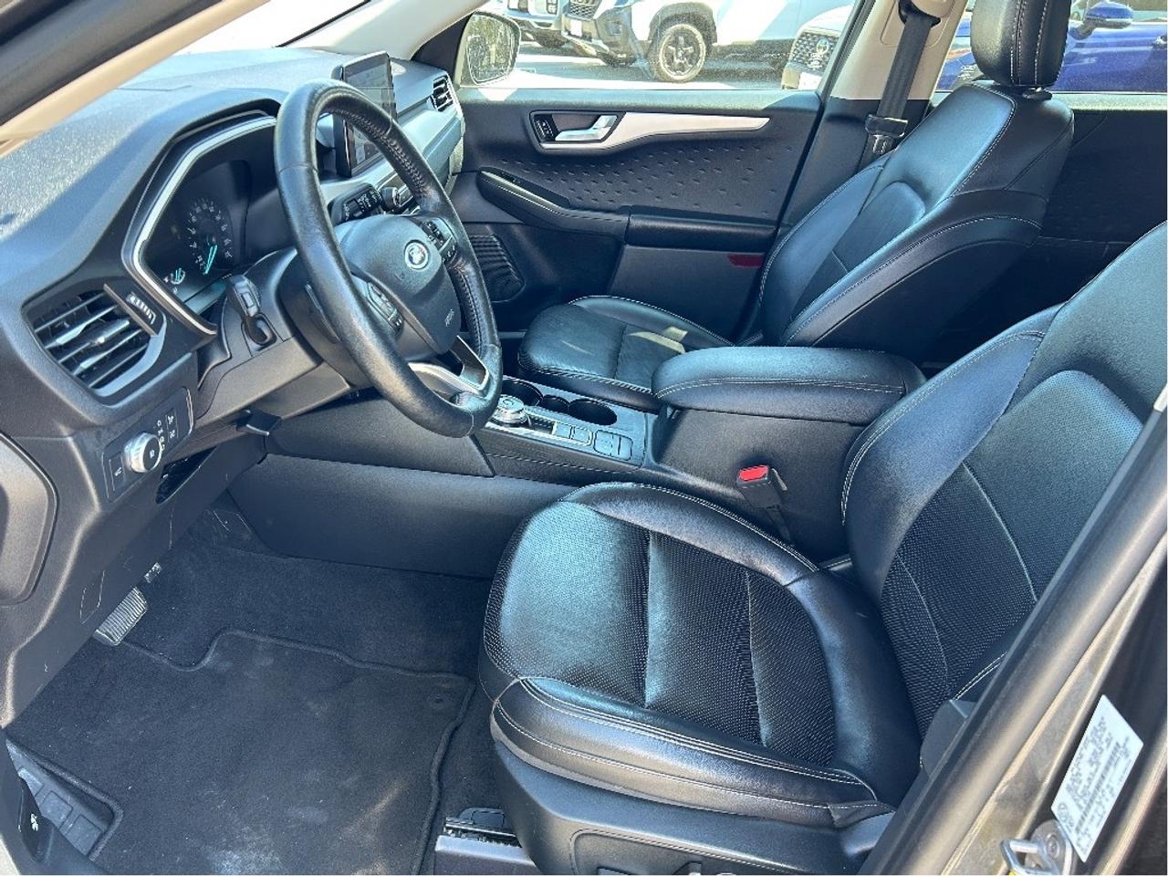 2020 Ford Escape SEL AWD/REMOTE START/NAV/PWR LIFT GATE CALL PICTON Photo