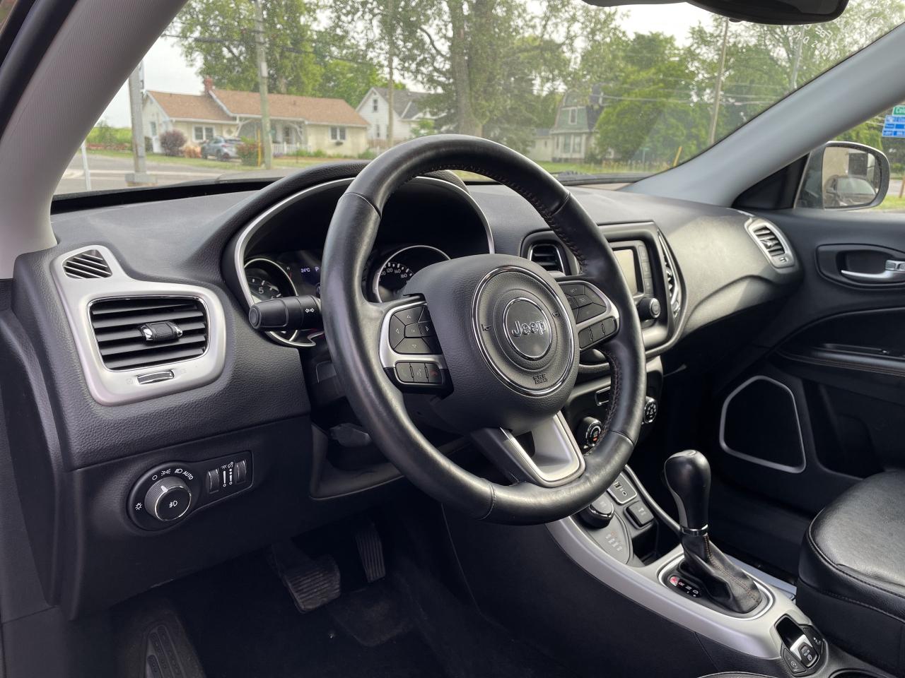 2018 Jeep Compass North 4X4/BACKUP CAM  CALL PICTON  81K KM'S Photo