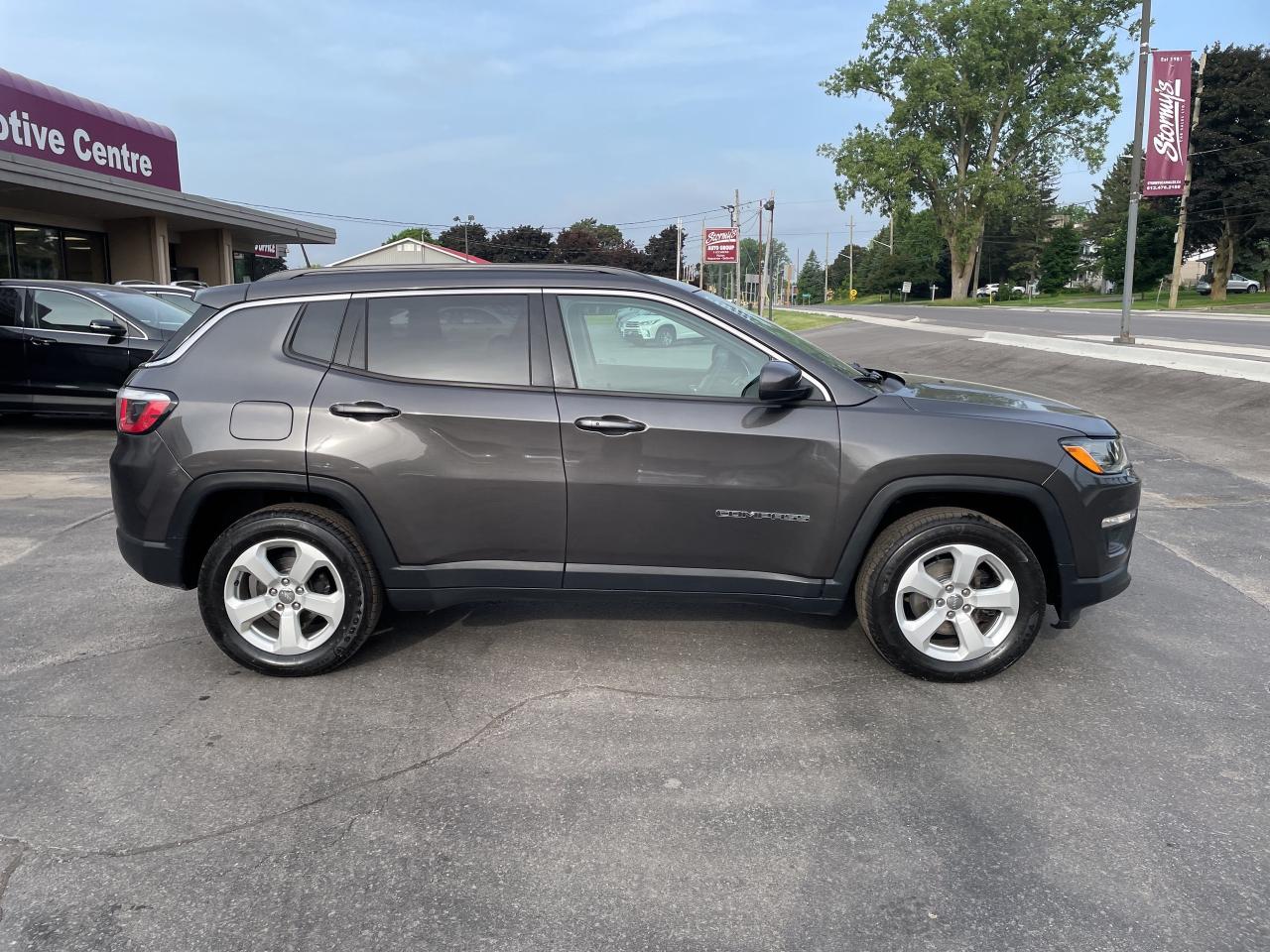 2018 Jeep Compass North 4X4/BACKUP CAM  CALL PICTON  81K KM'S Photo
