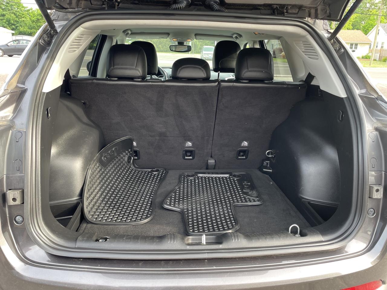 2018 Jeep Compass North 4X4/BACKUP CAM  CALL PICTON  81K KM'S Photo