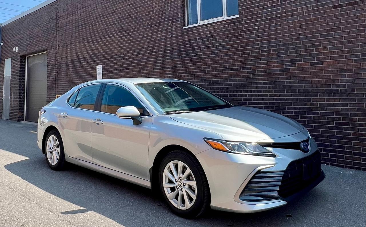 2023 Toyota Camry HYBRID, HEATED SEATS, CAMERA, DRIVE ASSIST Photo
