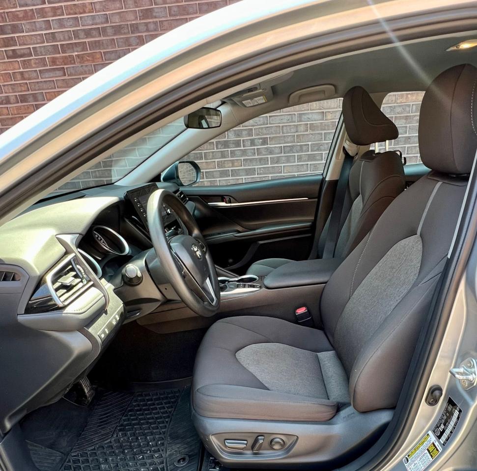2023 Toyota Camry HYBRID, HEATED SEATS, CAMERA, DRIVE ASSIST Photo