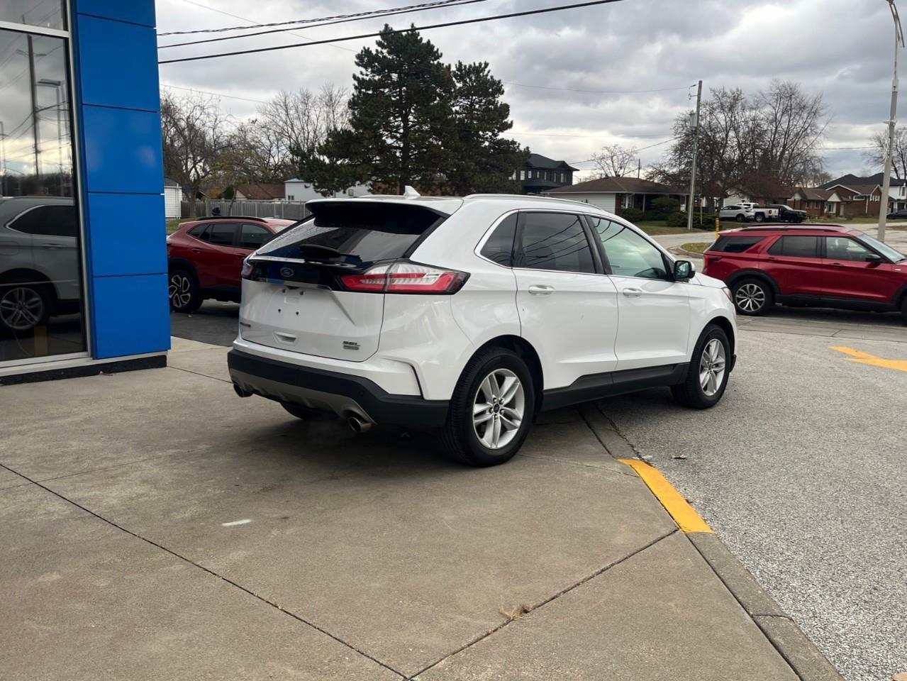 2019 Ford Edge SEL TREMENDOUS VALUE Photo4