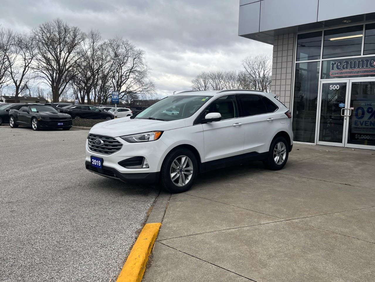 2019 Ford Edge SEL TREMENDOUS VALUE Photo0