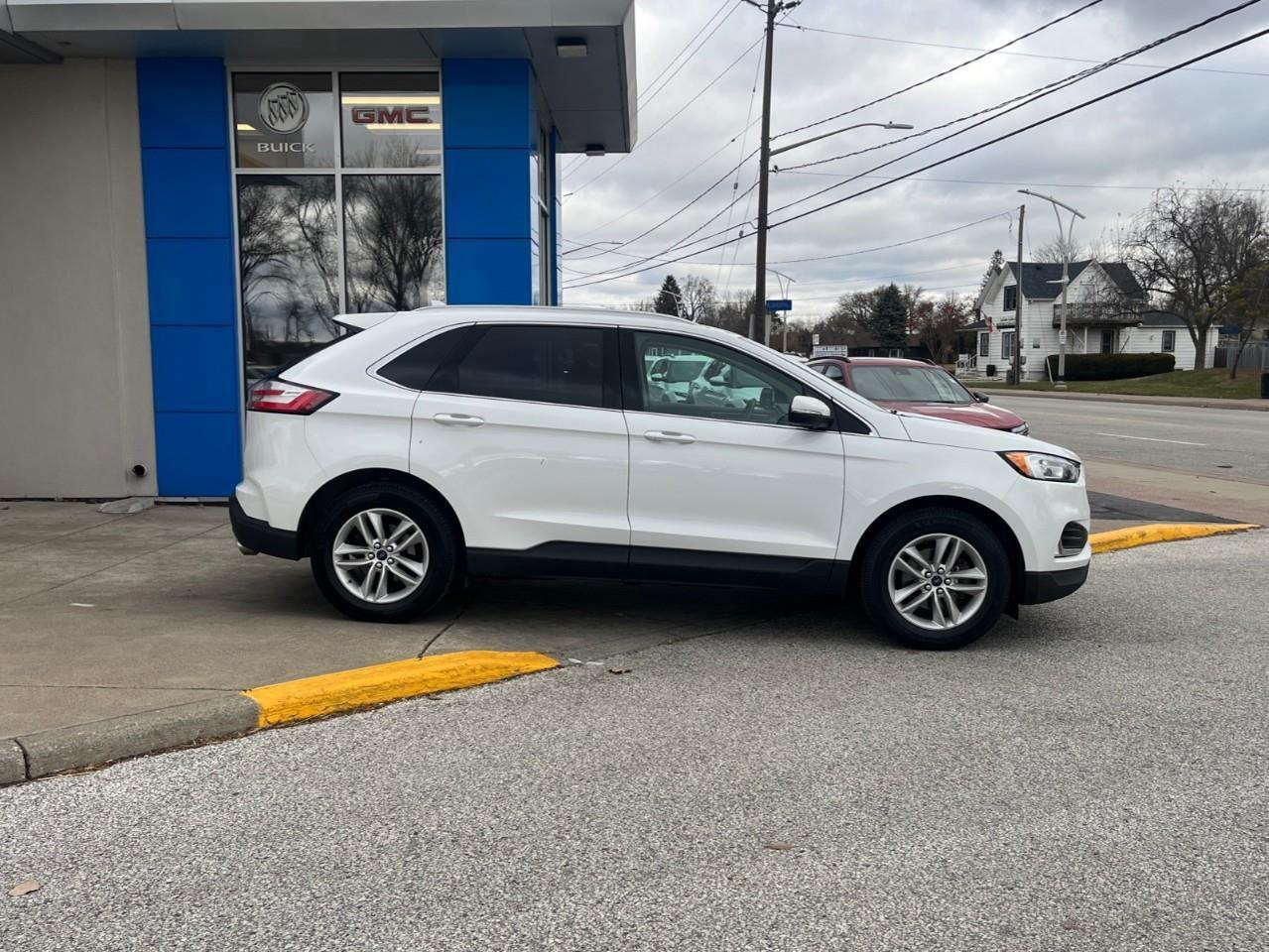 2019 Ford Edge SEL TREMENDOUS VALUE Photo3