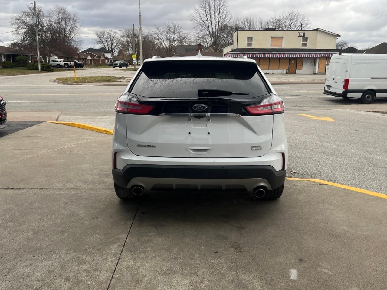 2019 Ford Edge SEL TREMENDOUS VALUE Photo