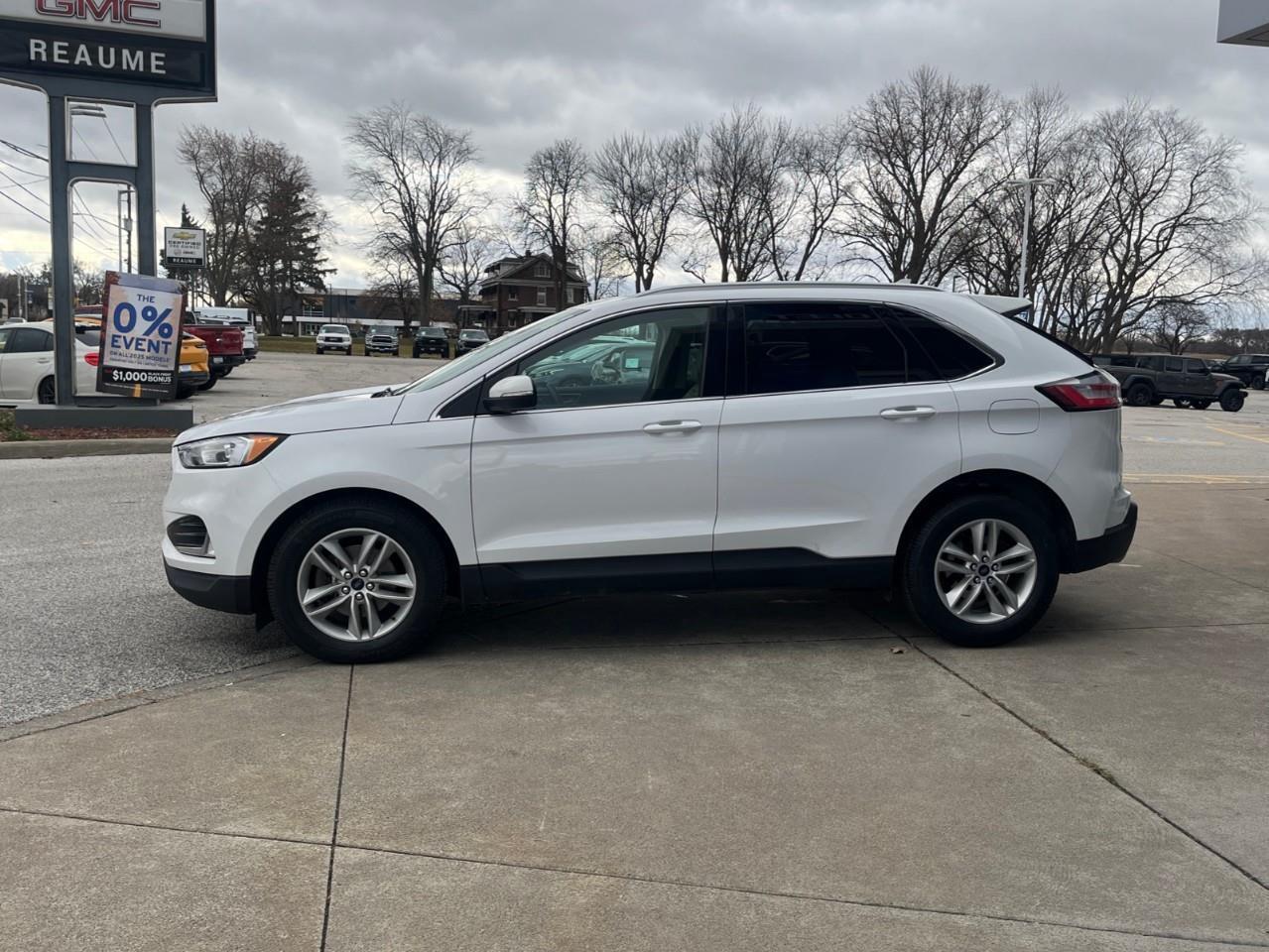 2019 Ford Edge SEL TREMENDOUS VALUE Photo