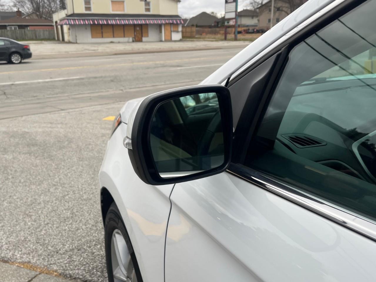 2019 Ford Edge SEL TREMENDOUS VALUE Photo