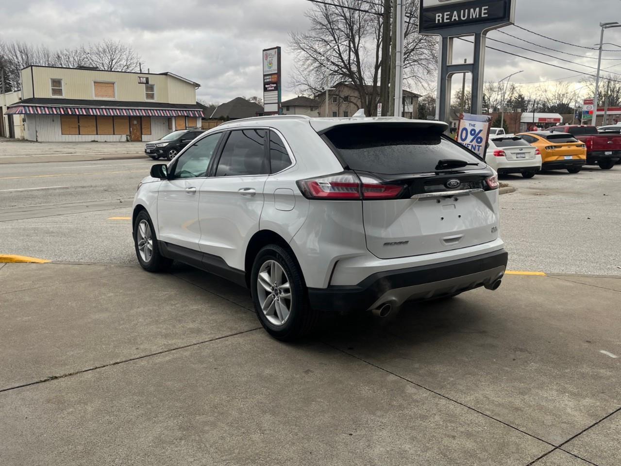 2019 Ford Edge SEL TREMENDOUS VALUE Photo
