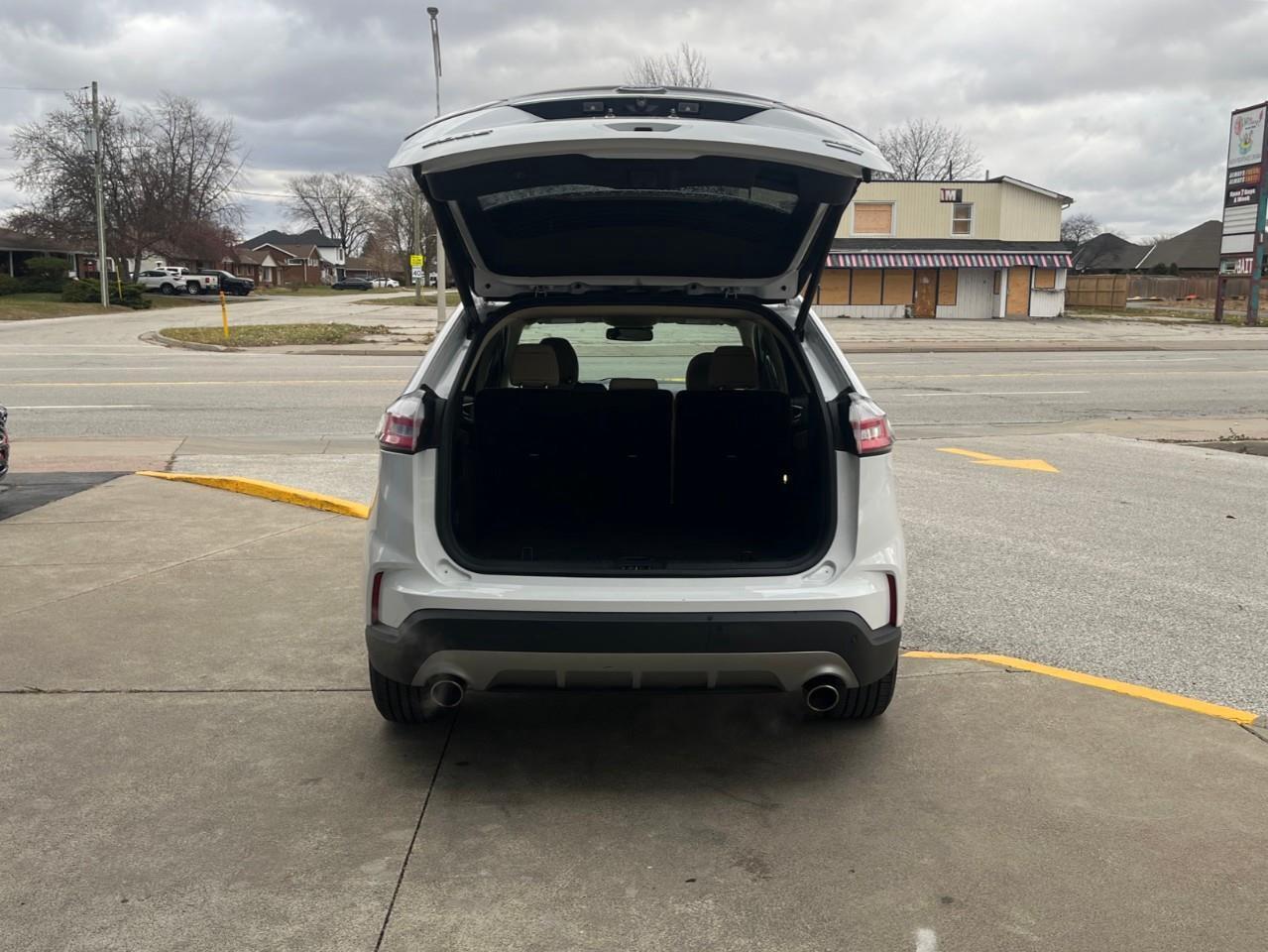 2019 Ford Edge SEL TREMENDOUS VALUE Photo