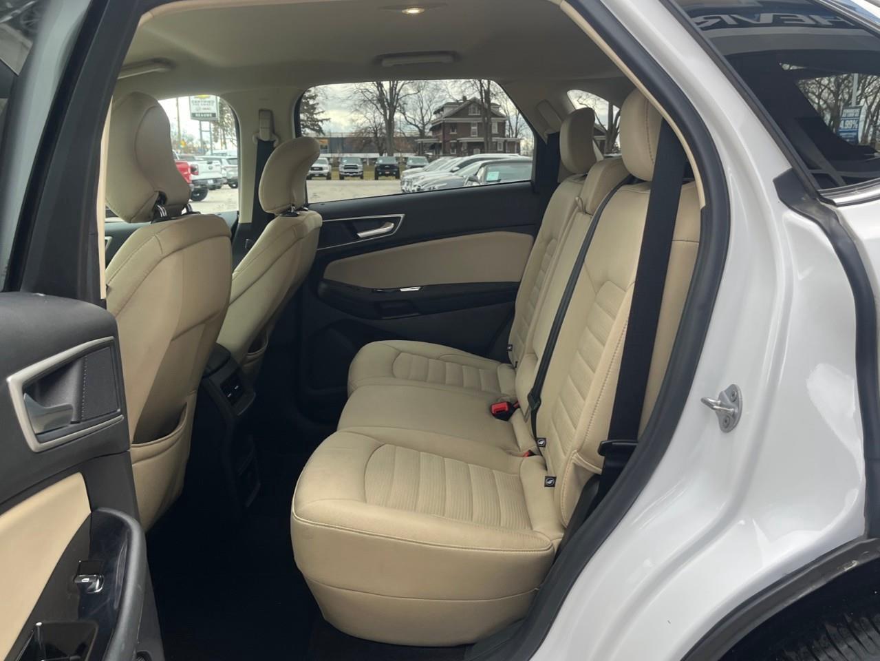 2019 Ford Edge SEL TREMENDOUS VALUE Photo