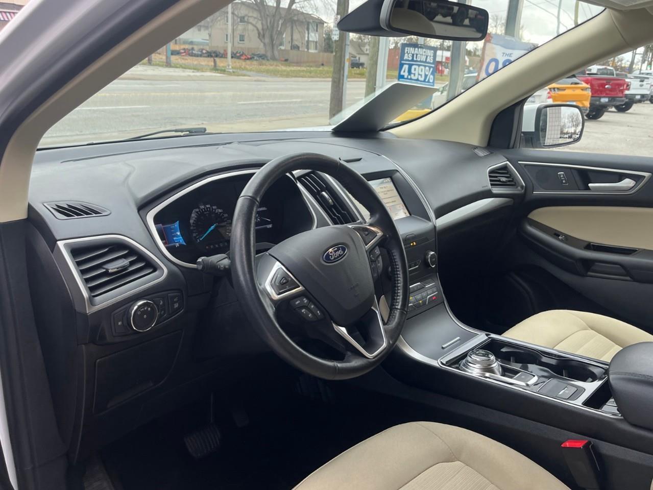 2019 Ford Edge SEL TREMENDOUS VALUE Photo