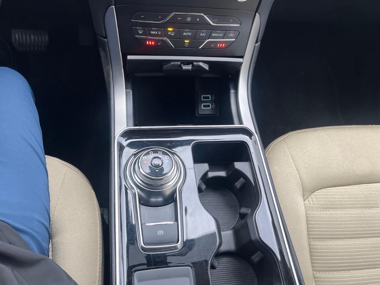 2019 Ford Edge SEL TREMENDOUS VALUE Photo