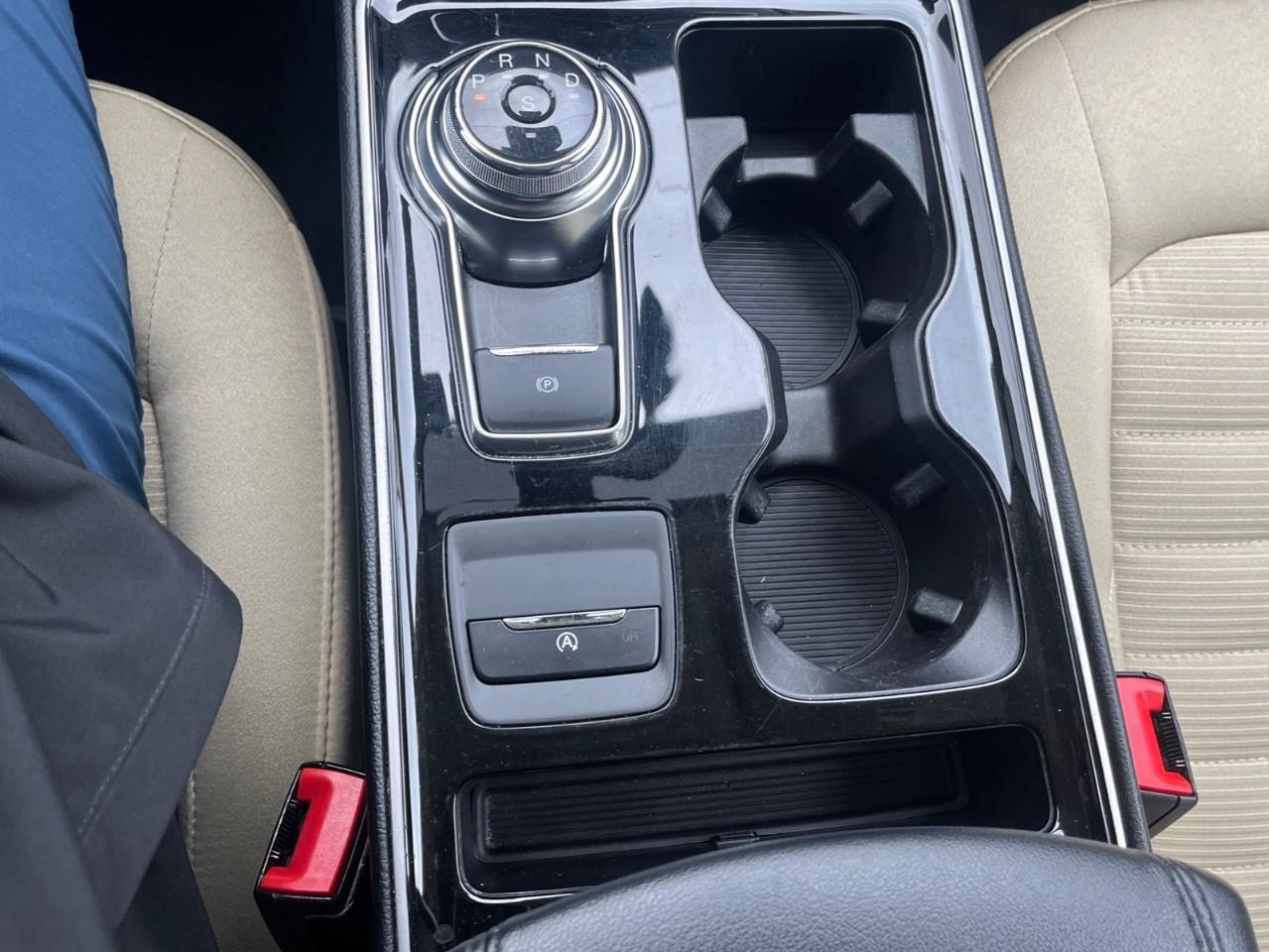 2019 Ford Edge SEL TREMENDOUS VALUE Photo