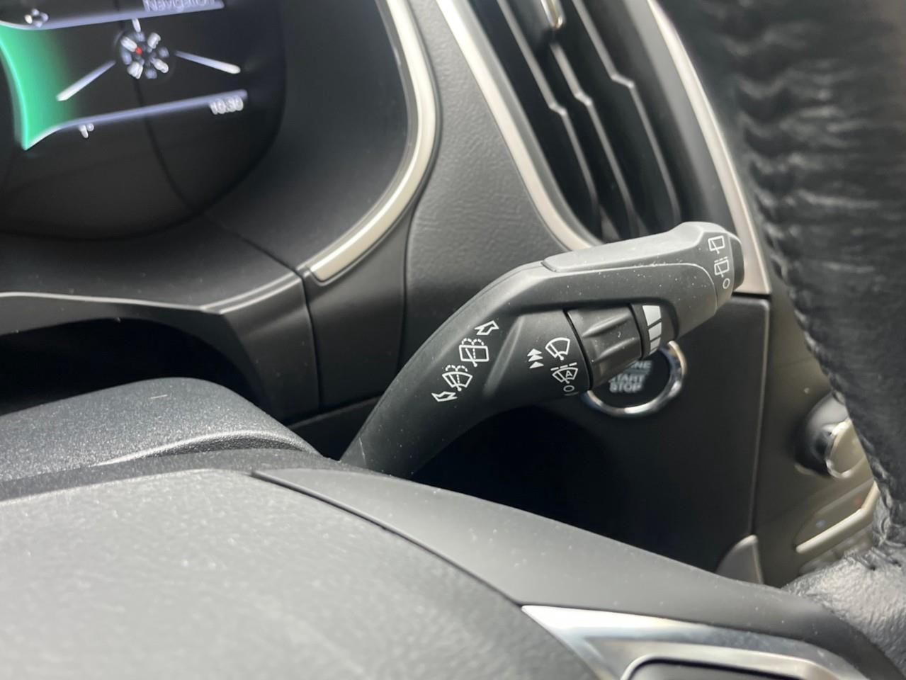 2019 Ford Edge SEL TREMENDOUS VALUE Photo