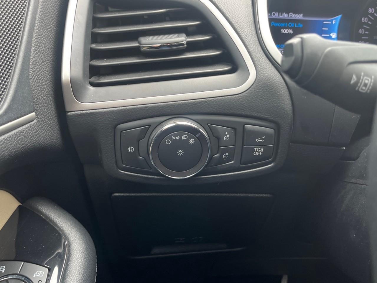 2019 Ford Edge SEL TREMENDOUS VALUE Photo